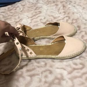 Anthropology Maypol sandals